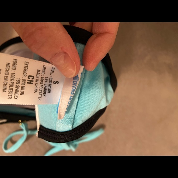 Bikini - Picture 3 of 3